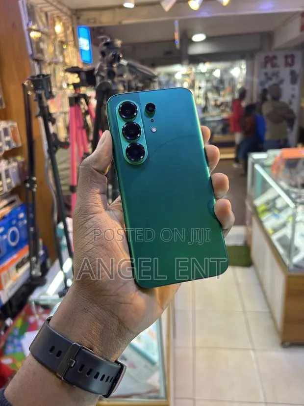 New Tecno Camon 50 Pro 256 GB Gray · Photo 1