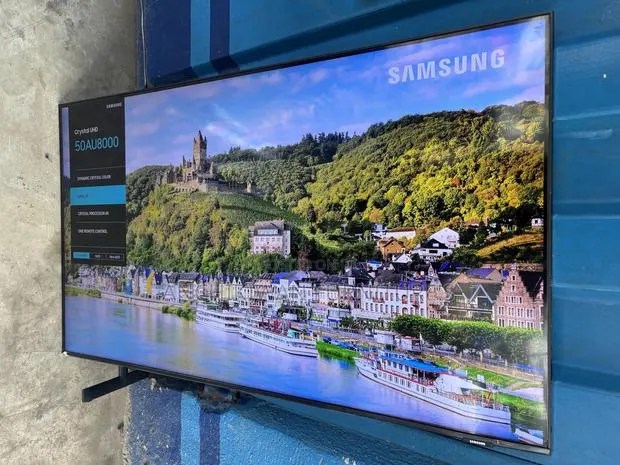 Samsung Tv Flat Like Pen 50 Inches Crystal Uhd Tizen Os Software · Photo 1