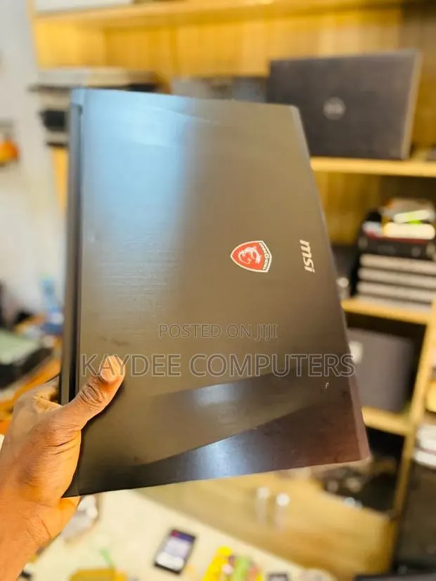 Laptop MSI 8GB Intel Core i7 SSD 256GB · Photo 1