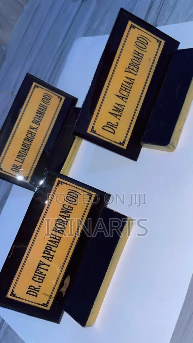 Table Name Stand · Photo 1