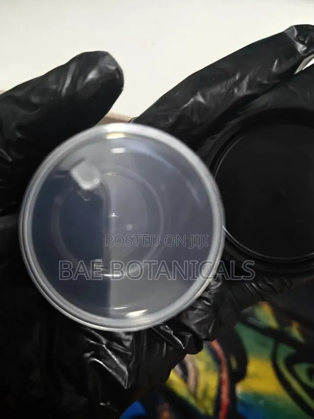 50ml Glossy Black Jar With Inner Lid · Photo 2
