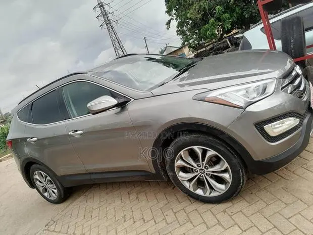 Hyundai Santa Fe 2015 · Photo 1