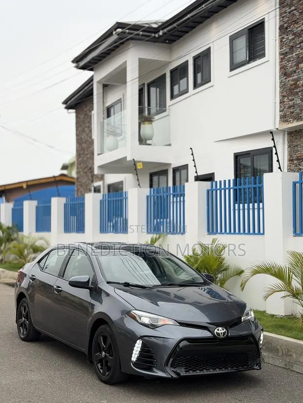 Toyota Corolla LE Eco (1.8L 4cyl 2A) 2019 Gray · Photo 1