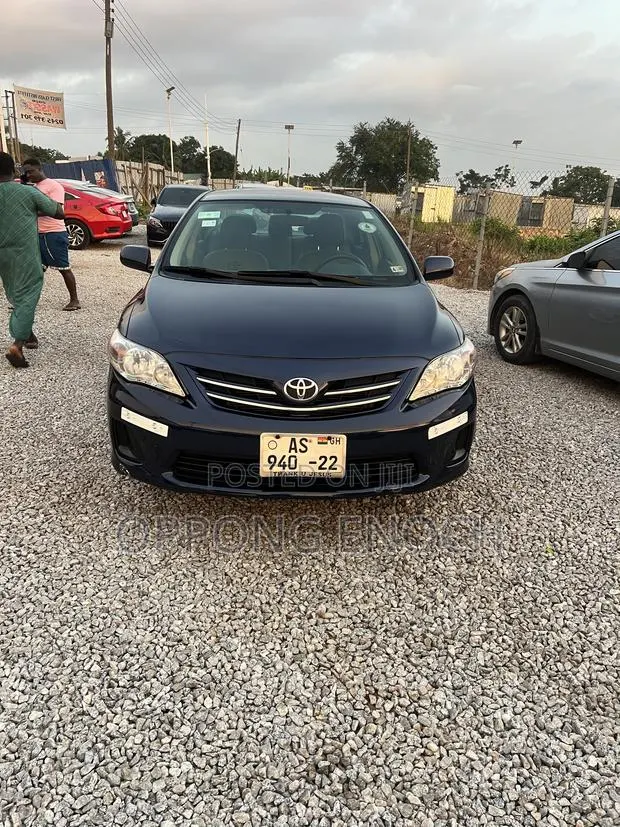 Toyota Corolla L 4dr Sedan (1.8L 4cyl 5M) 2013 Blue · Photo 1