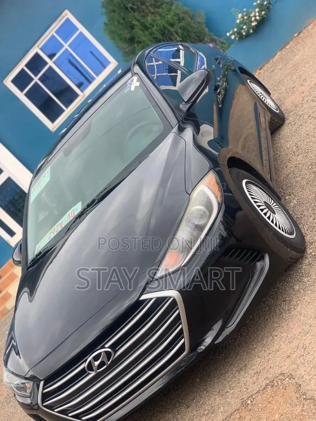 Hyundai Elantra SE 2018 Black · Photo 1