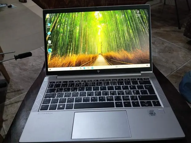 Laptop HP EliteBook 830 G7 8GB Intel Core i5 SSD 256GB · Photo 1