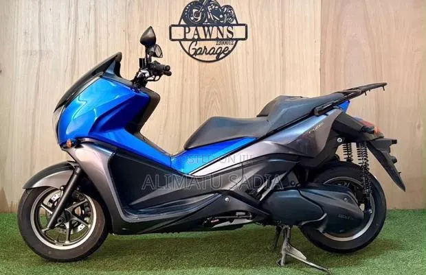 Honda 2018 Blue · Photo 1