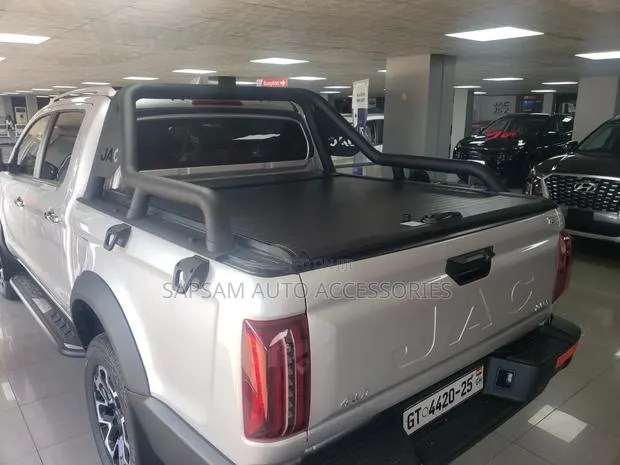 Jac T9 4wd Retractable Roller Cover With Sports Roll Bar · Photo 1