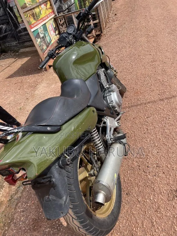 Honda CB 2003 · Photo 1