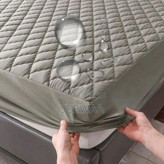 Waterproof Mattress Protector · Photo 1