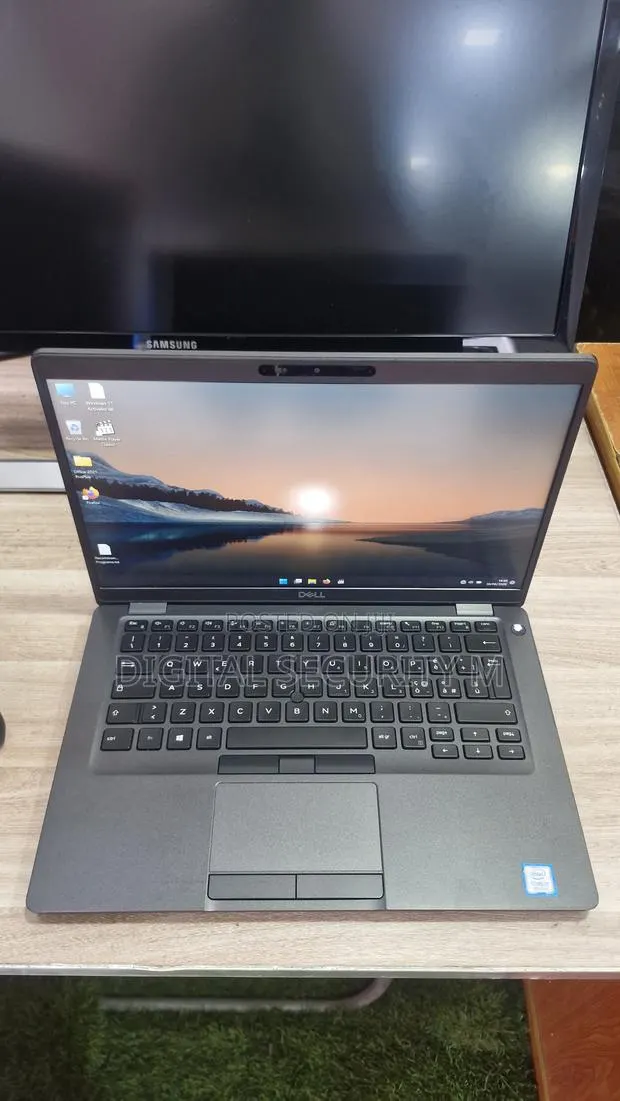 Laptop Dell Latitude 5400 8GB Intel Core i5 SSD 256GB · Photo 1