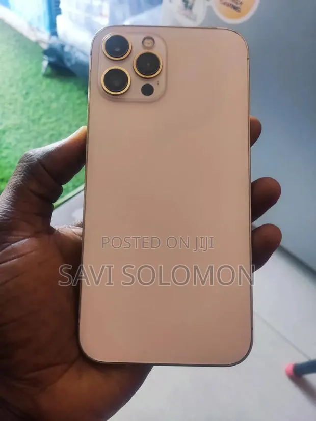 Apple iPhone 12 Pro Max 128 GB Gold · Photo 1