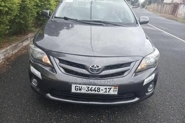 Toyota Corolla 2013 Gray · Photo 1