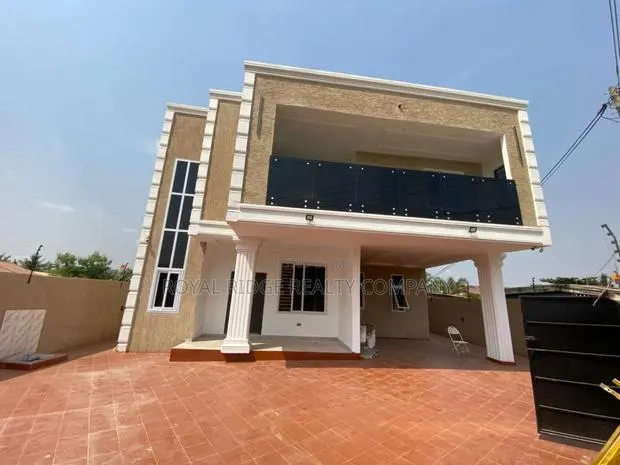 4bdrm Townhouse/Terrace in Achimota Ofankor, Accra Metropolitan · Photo 1