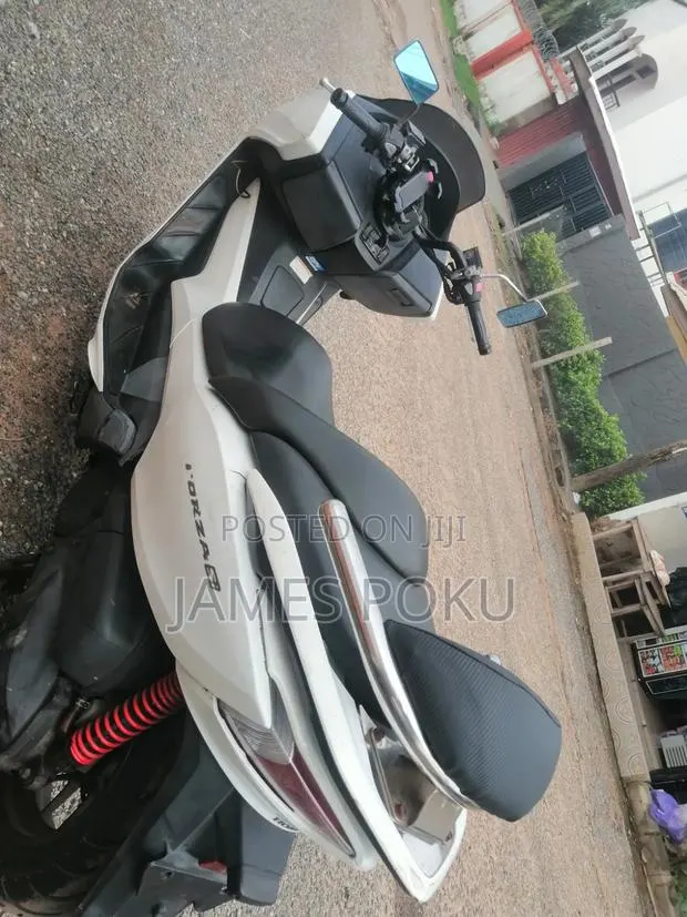 Honda Forza 2025 White · Photo 1