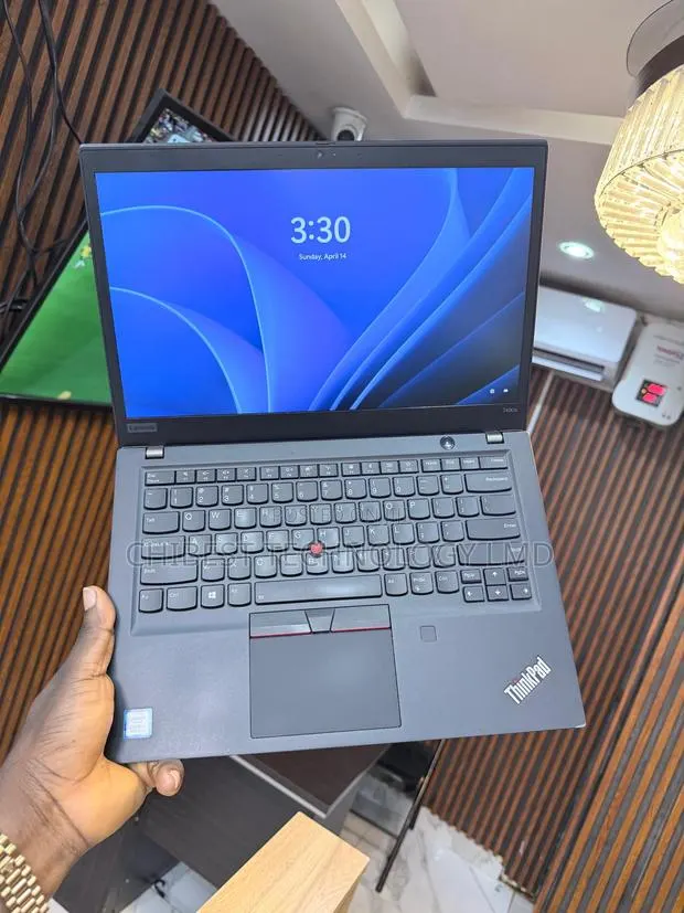 Laptop Lenovo ThinkPad T490s 16GB Intel Core i5 SSD 256GB · Photo 1
