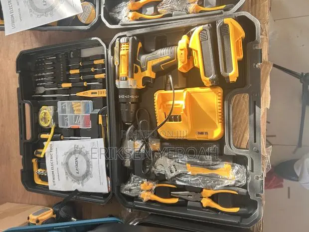 Brushless Chargeable Drilling Machine · Photo 1