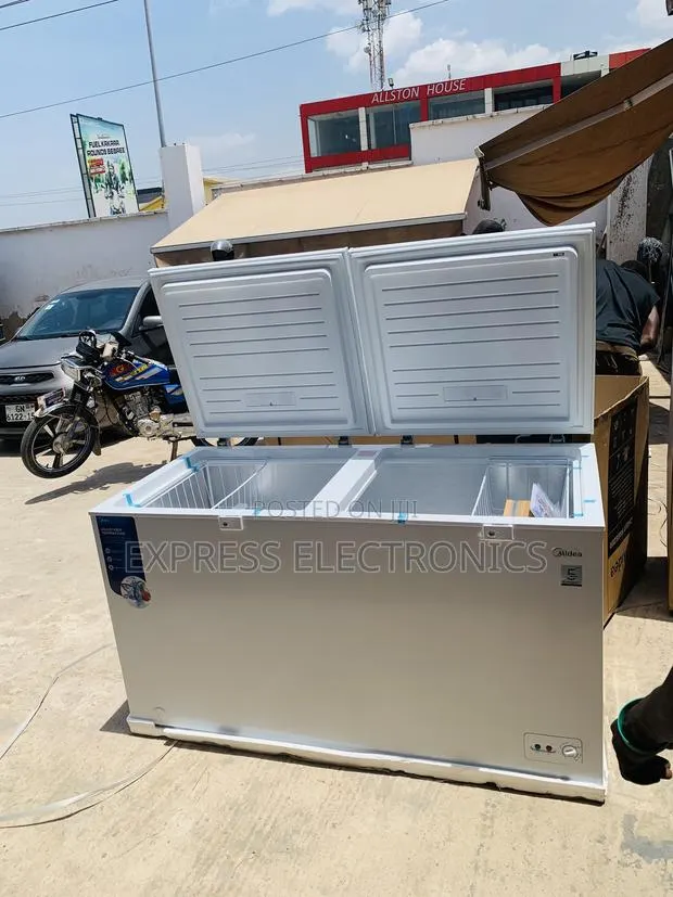 Lovely New White Midea 508l Chest Two Door Freezer · Photo 1