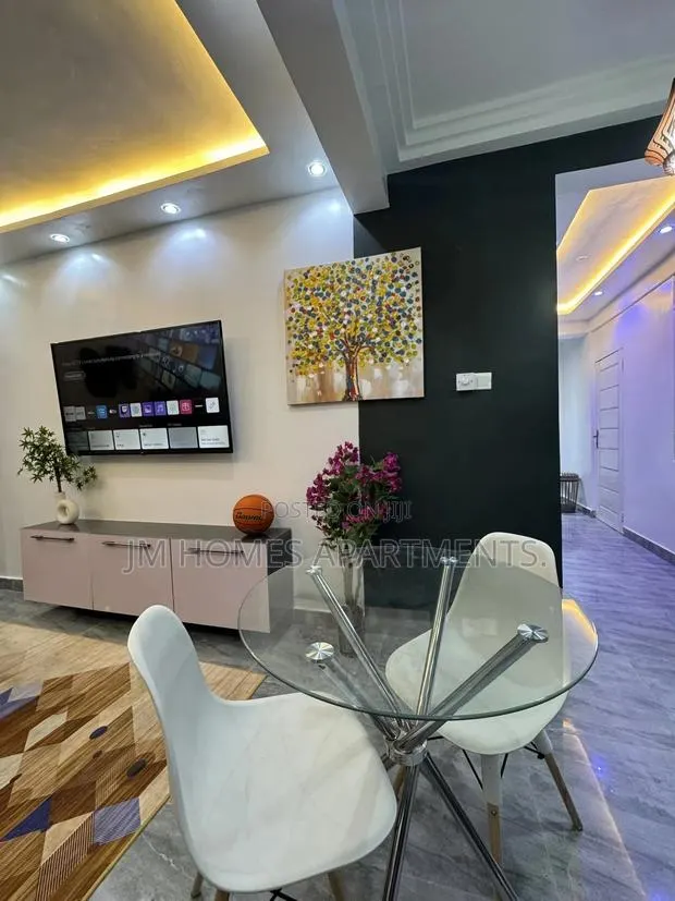 Daily Short Stay – Modern 2 Bedroom Apartment, Tema Comm 25 · Photo 1