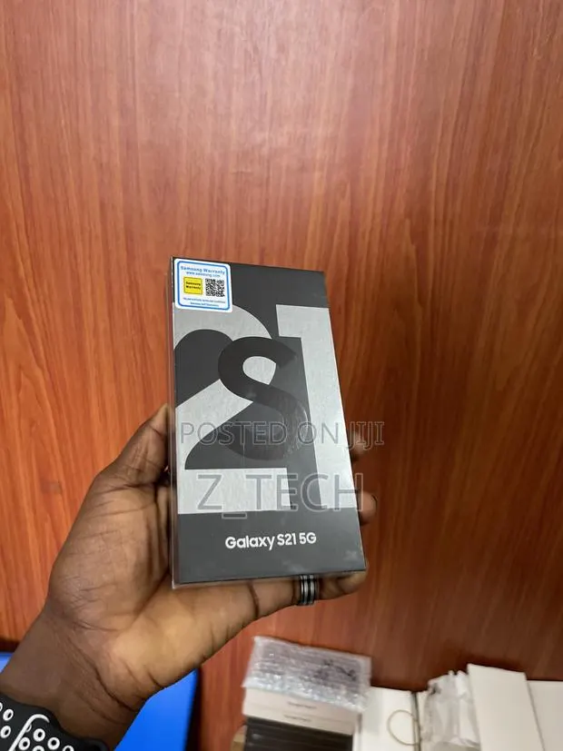 New Samsung Galaxy S21 5G 128 GB Black · Photo 1