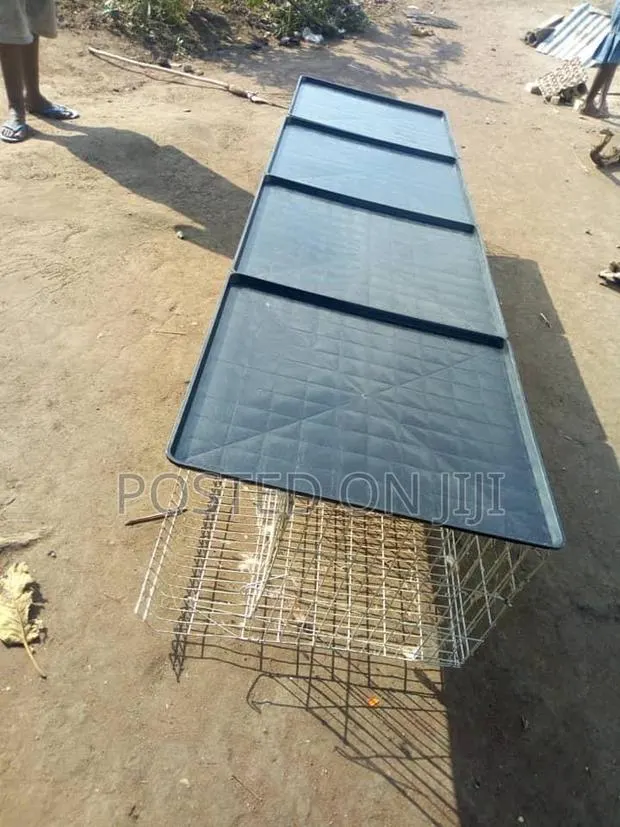 Manure Tray · Photo 1