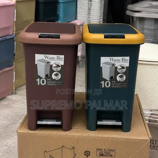 10 Liter Plastic Step-on Dustbin With Double Cover · Photo 1