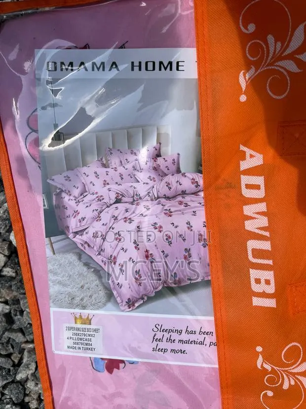 Super King Size Love 2 Different Bedsheets 5 Pillowcases · Photo 1