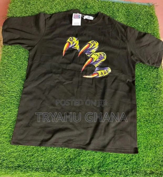 Classy Original Black T-Shirts for Sale at Tryahu · Photo 1