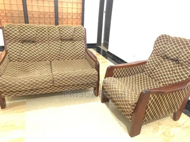 Neat Coffee Brown Sofa · Photo 1