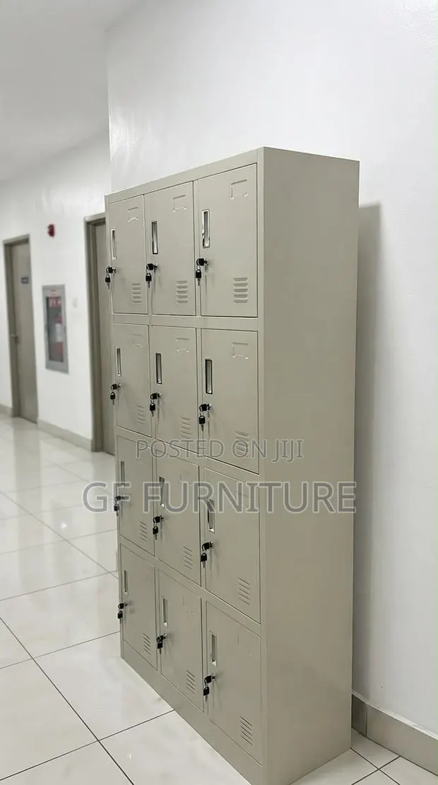12 Locker Office Cabinet Strong Metal · Photo 1