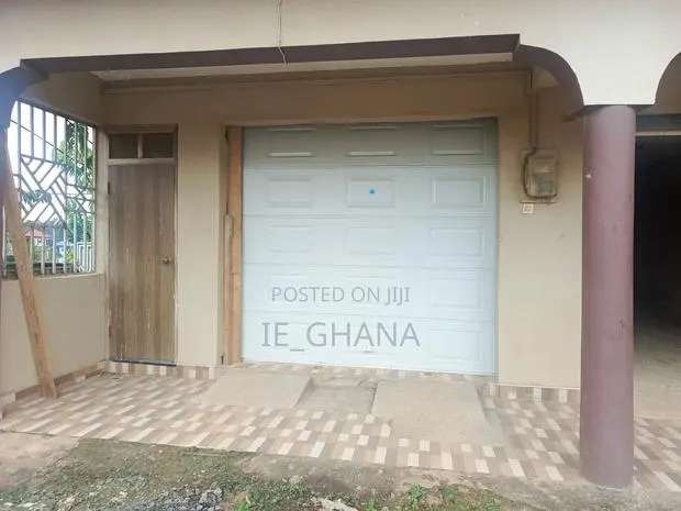 Italian Garage Door Sales and Installation · Photo 1