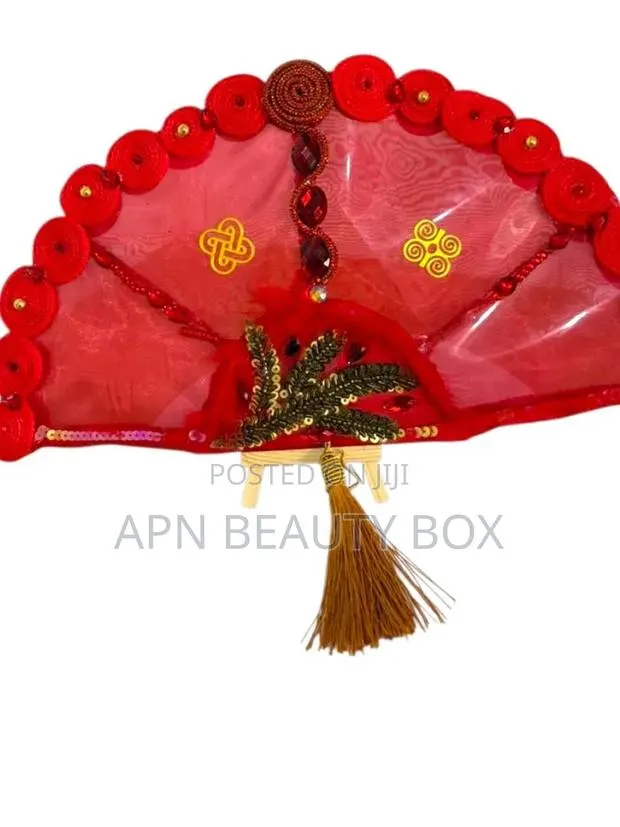 Custom Bridal Fan · Photo 1