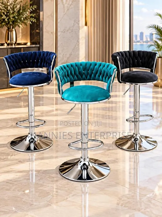 Height-Adjustable Swivel Chair · Photo 1