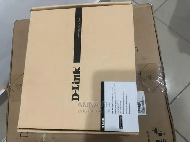 D-Link 8 Port Poe Gigabit Smart Managed Switch DGS-F1100-10p · Photo 1