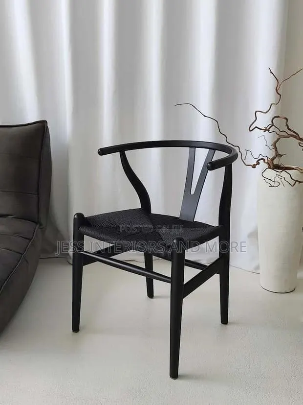 Dining Chair(Black) Wishbone · Photo 1