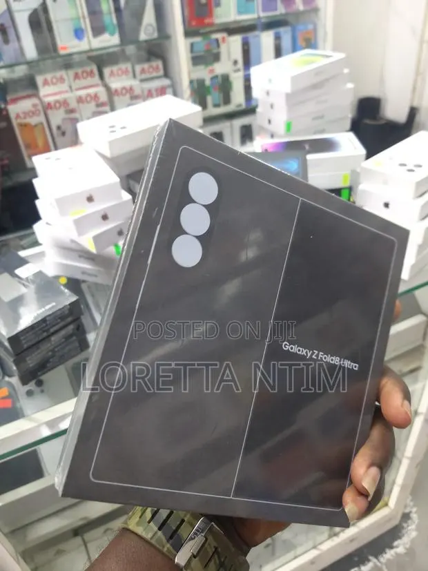 New Samsung Galaxy Z Fold8 Ultra 256 GB Gray · Photo 1