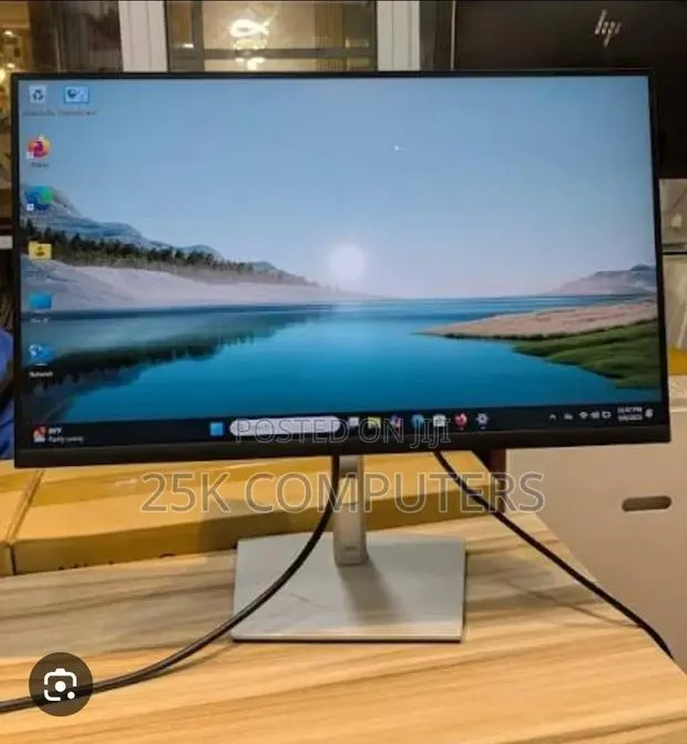 Dell Pro 27" Plus P2725de QHD USB-C Hub Ips Monitor · Photo 1
