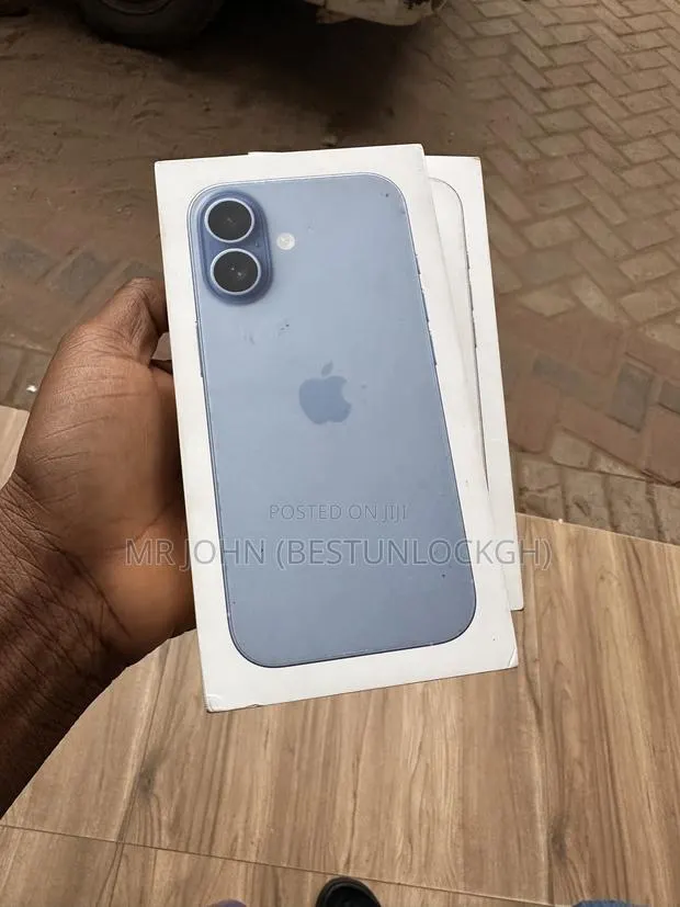 New Apple iPhone 17 256 GB Blue · Photo 1
