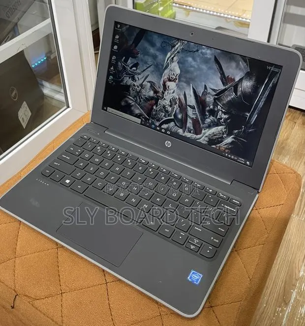 Laptop HP Stream 11 Pro G3 4GB Intel SSD 60GB · Photo 1