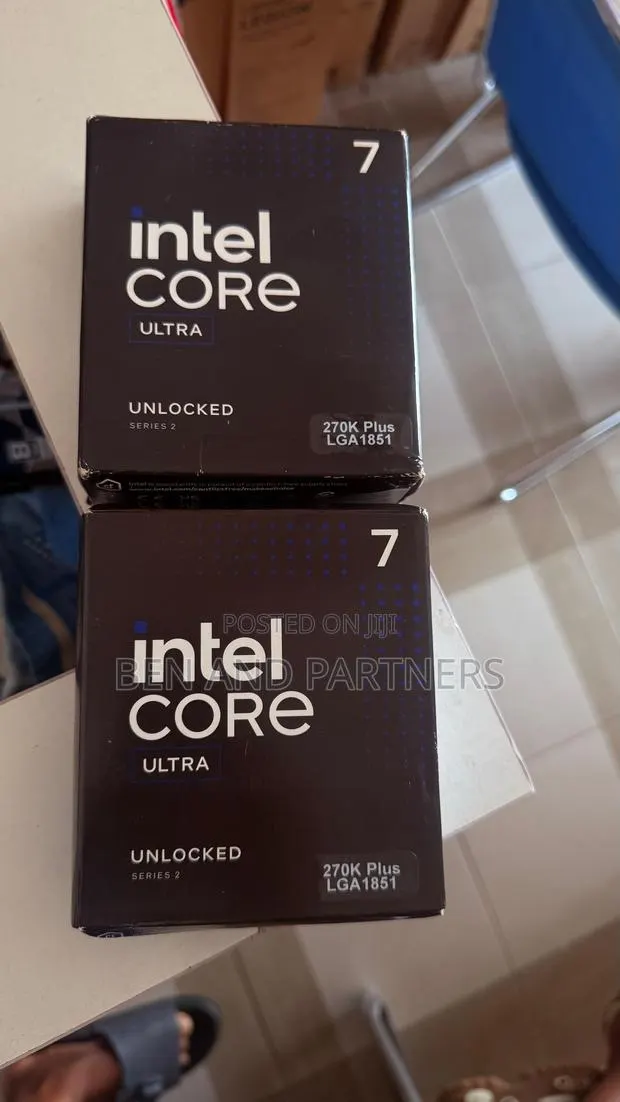 Intel® CoreTM Ultra 7 270K Plus Processor · Photo 1