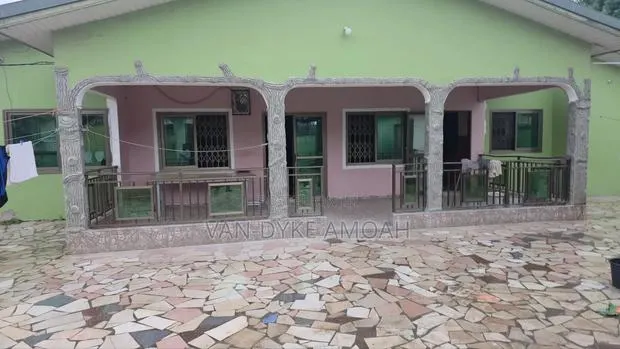 7bdrm House in Galilea for sale · Photo 2