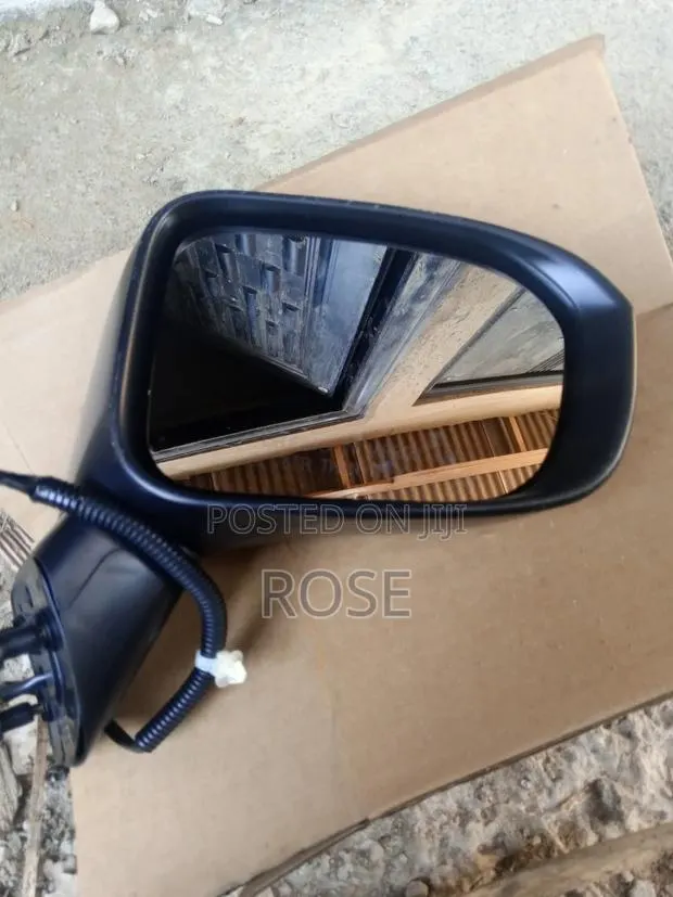 Car Mirrors · Photo 1