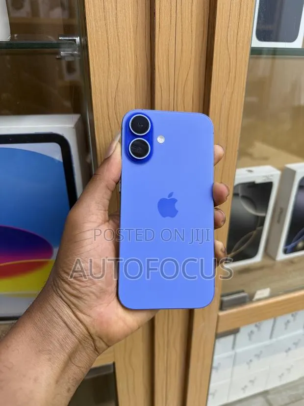 Apple iPhone 16 256 GB Blue · Photo 1
