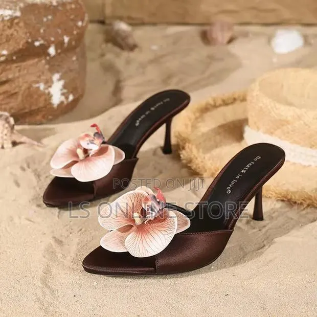 Floral Heels · Photo 1