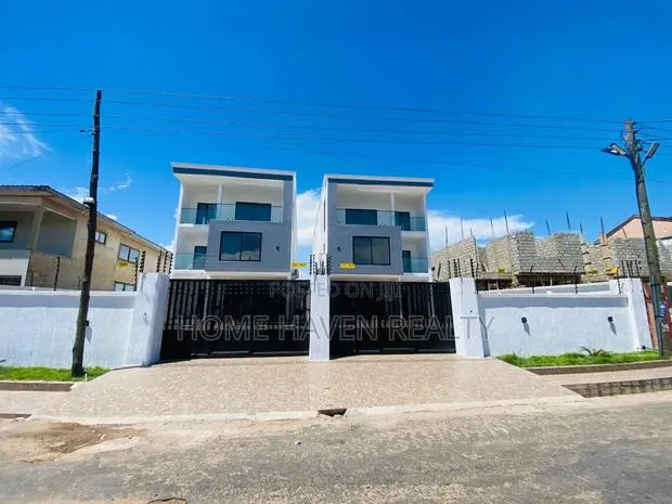 5bdrm House in Tesano Estate, Police Station for sale · Photo 1