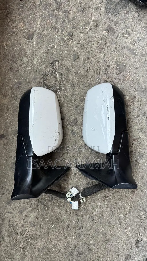 Honda CRV 2017,2018,2019,2020,2021,2022 Driving Side Mirror Complete · Photo 1