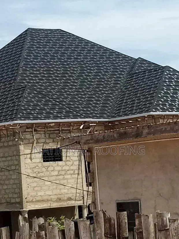 Black and White Shingle Roofing Material