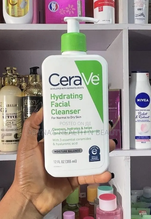 Cerave Hydrating Facial Cleanser · Photo 1