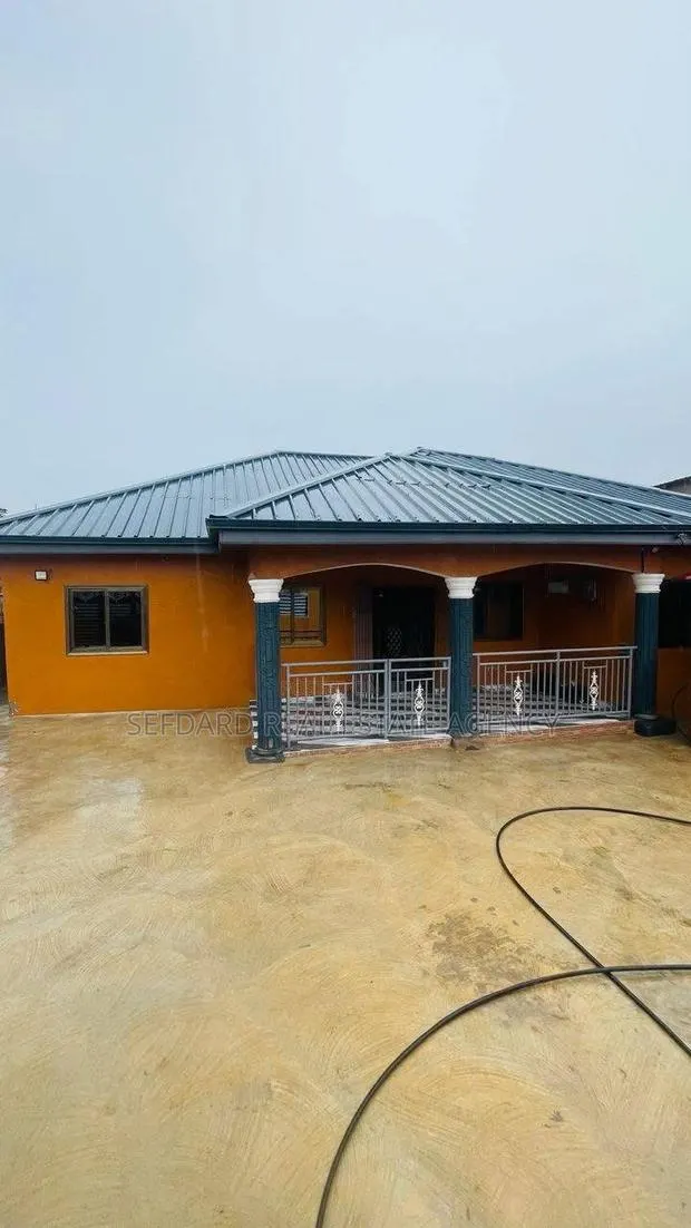 4bdrm House in Sefdard Properties, Pokuase for rent · Photo 1
