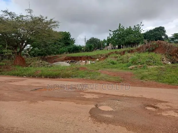 Main Road Land on Santasi -Nkoranza Road for Rent · Photo 1